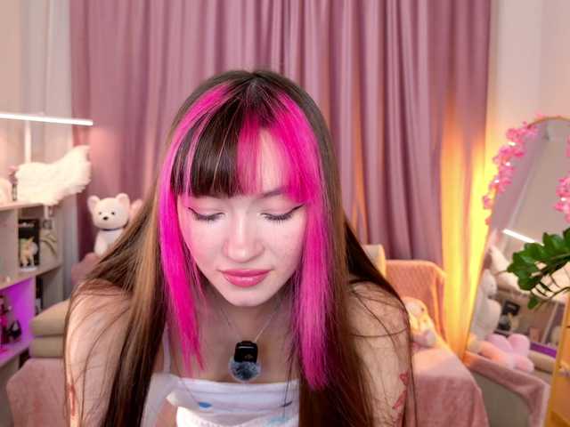 MiiyaCute live cam on BongaCams
