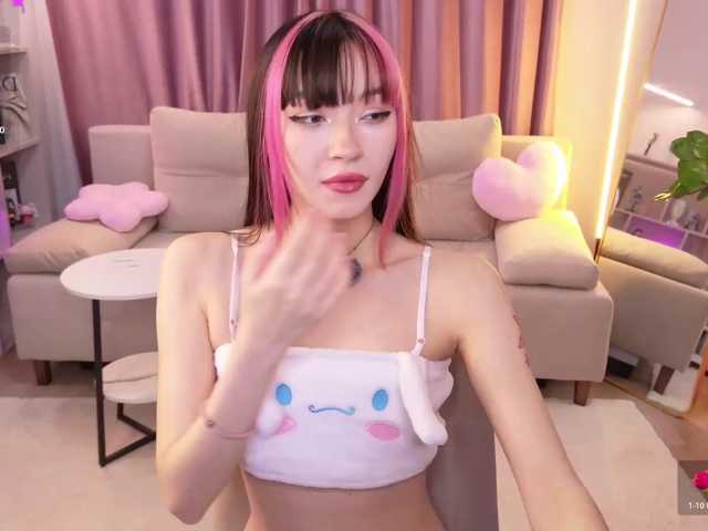 MiiyaCute live cam preview