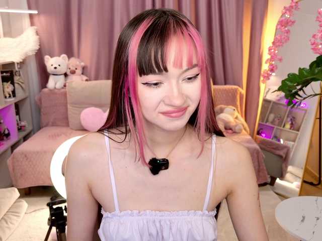 MiiyaCute live cam on BongaCams