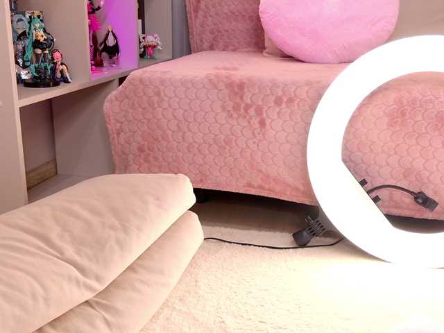 MiiyaCute live cam on BongaCams