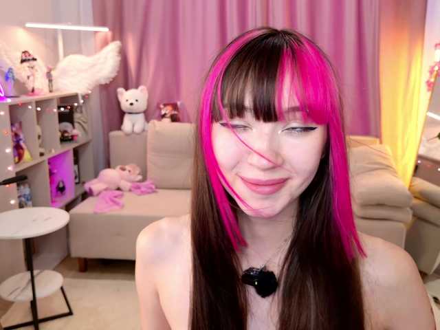 MiiyaCute live cam on BongaCams