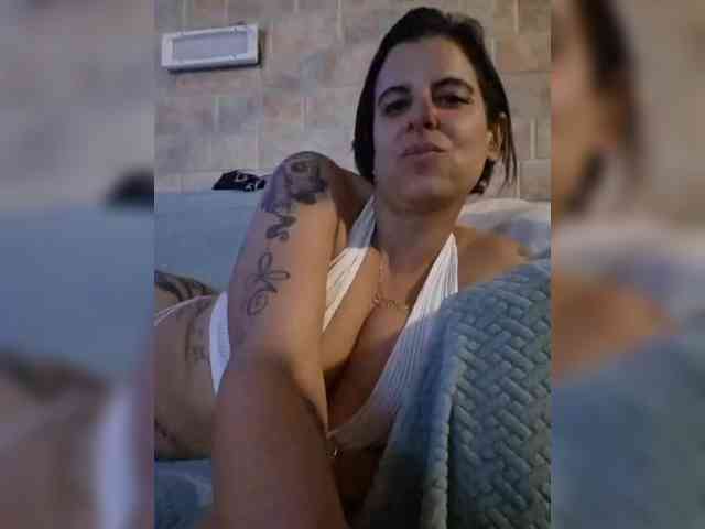 Alexis2108 webcam