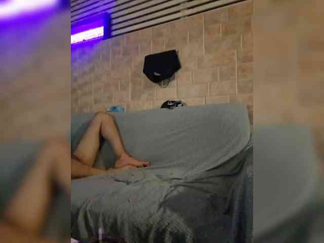 Alexis2108 webcam