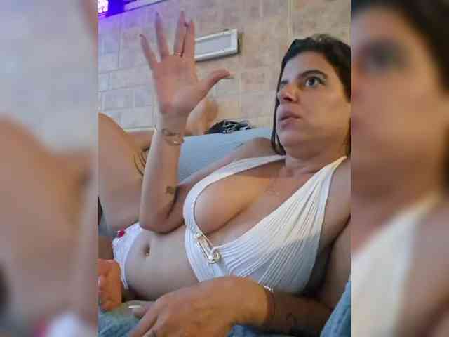 Alexis2108 webcam