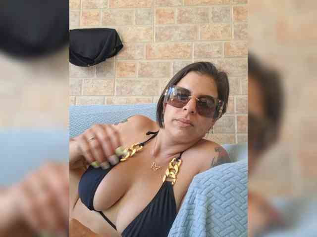 Alexis2108 webcam