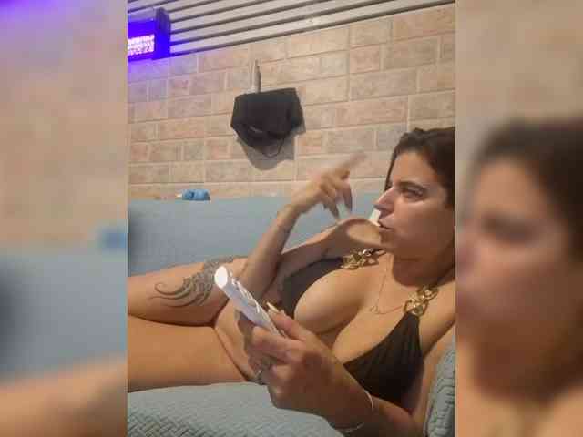 Alexis2108 webcam