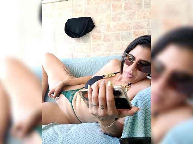 Alexis2108 webcam