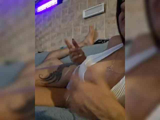 Alexis2108 webcam