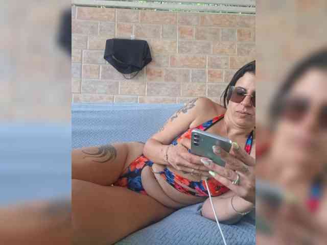 Alexis2108 webcam