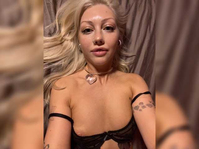 Dasha-Slay live cam on BongaCams