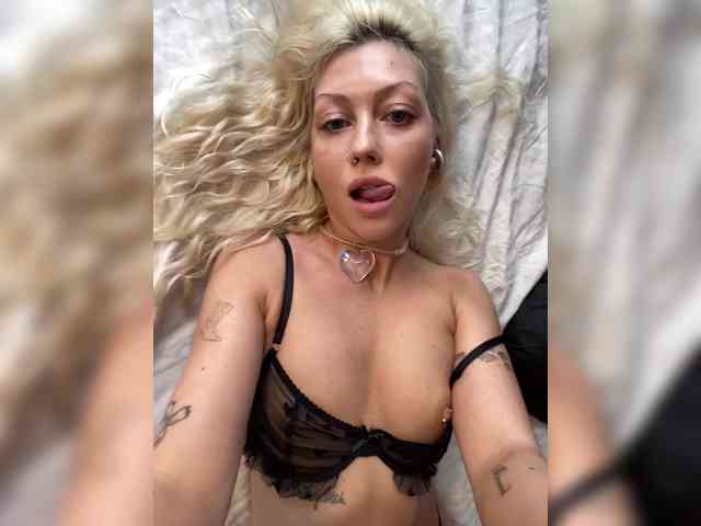 Dasha-Slay Sex Cam Show