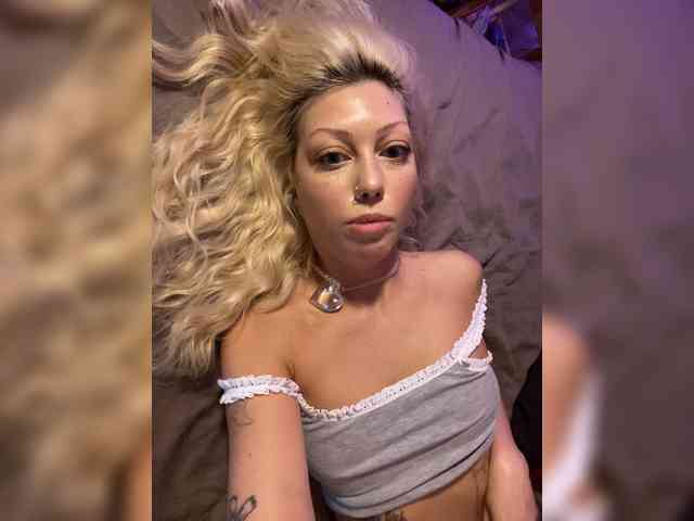 Dasha-Slay Sex Cam Show