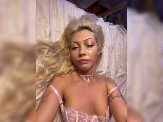 Dasha-Slay Sex Cam Show