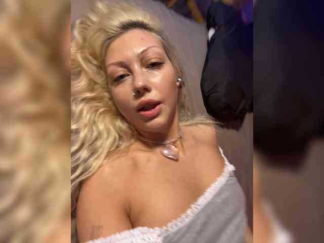 Dasha-Slay Sex Cam Show