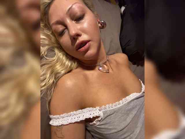 Dasha-Slay Sex Cam Show