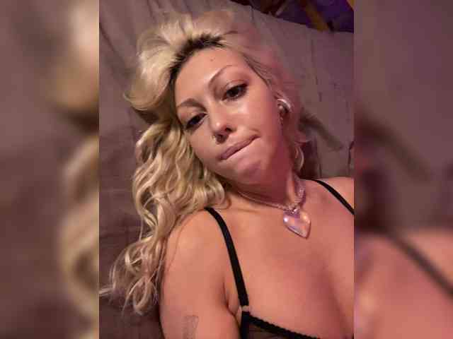 Dasha-Slay webcam