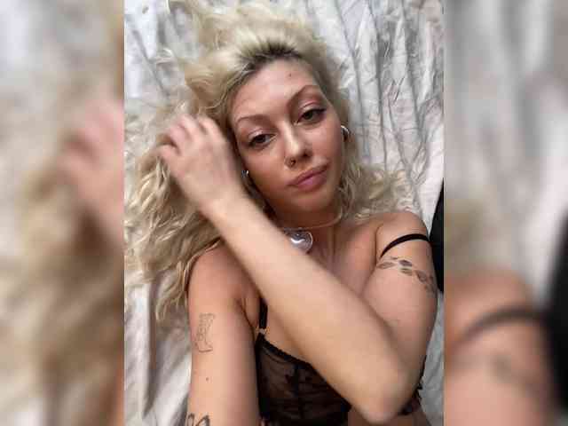 Dasha-Slay Sex Cam Show