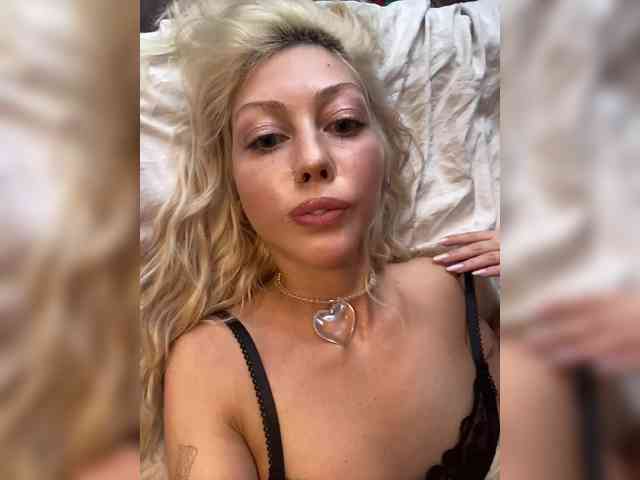 Dasha-Slay Sex Cam Show
