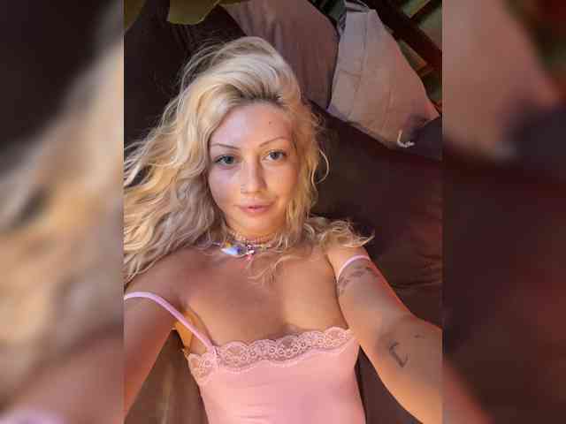 Dasha-Slay webcam