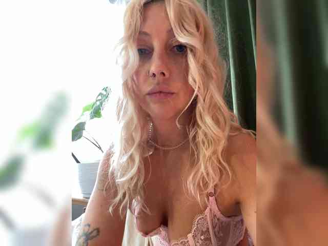 Dasha-Slay webcam