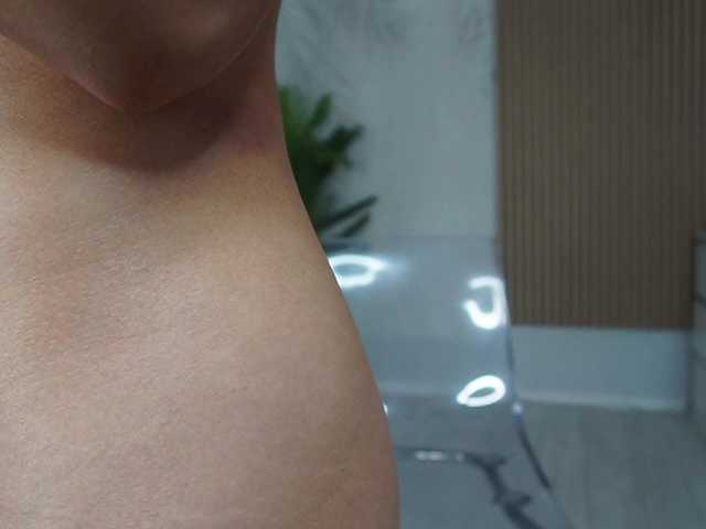 Sex chat gratuit in direct cu RaveBunny pe BongaCams