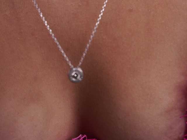 RaveBunny live webcam show