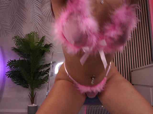 RaveBunny webcam