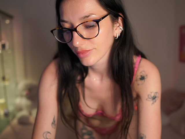 MiaPaloma18 live cam on BongaCams