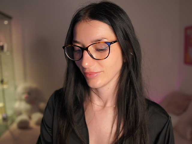 MiaPaloma18 live cam on BongaCams