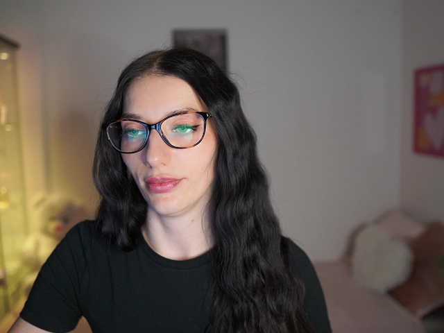 MiaPaloma18 live cam on BongaCams