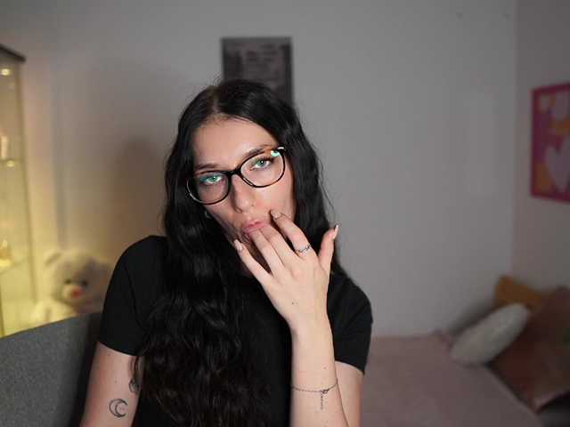MiaPaloma18 live cam on BongaCams