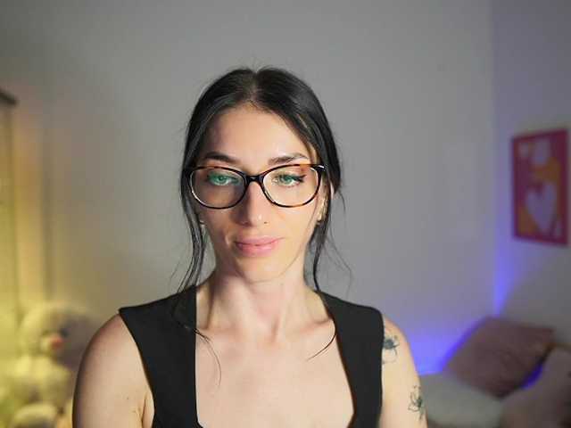 MiaPaloma18 live cam on BongaCams