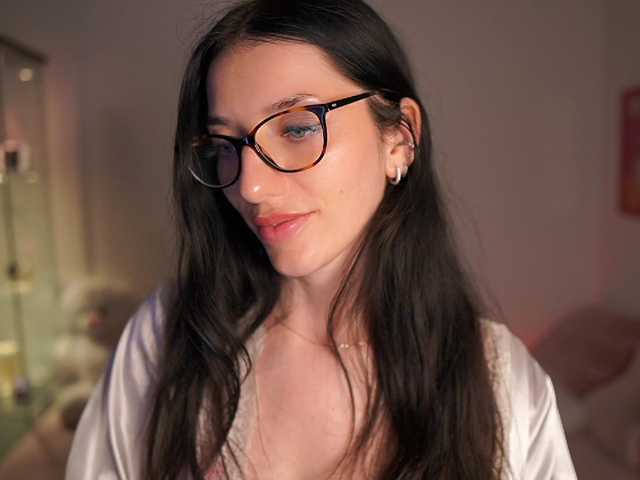 MiaPaloma18 live cam on BongaCams