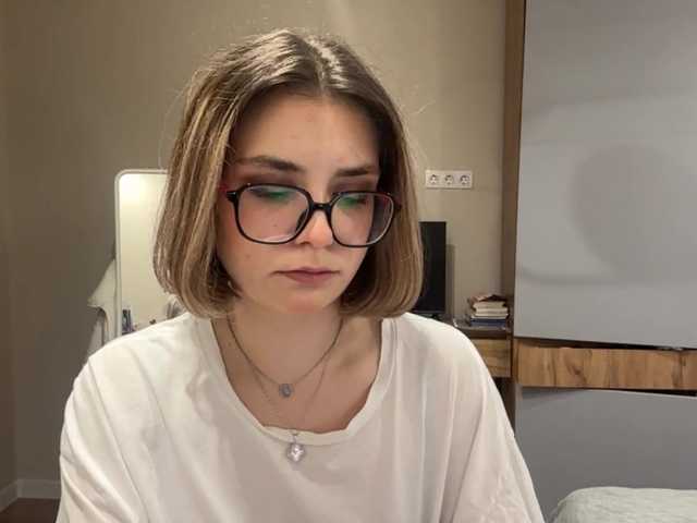 AlbaMihelcic live cam on BongaCams