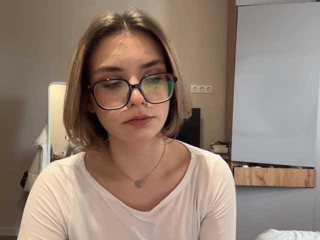 AlbaMihelcic live cam on BongaCams