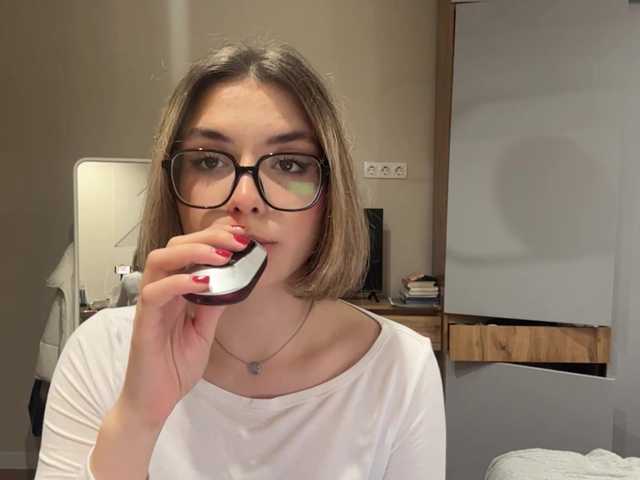 AlbaMihelcic live cam on BongaCams