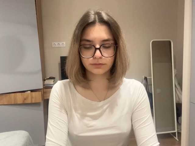 AlbaMihelcic live cam on BongaCams