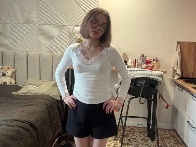 AlbaMihelcic live cam on BongaCams