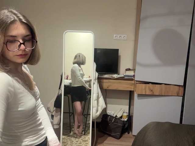 AlbaMihelcic live cam on BongaCams
