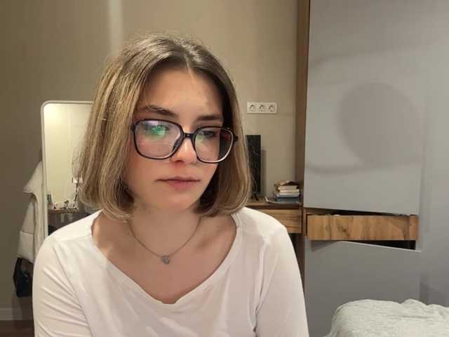 AlbaMihelcic live webcam show