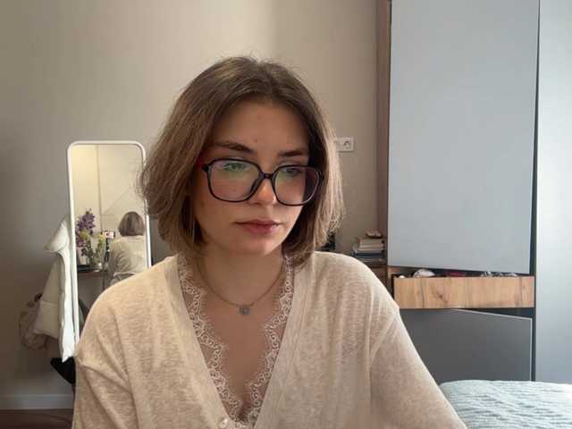 AlbaMihelcic live cam on BongaCams