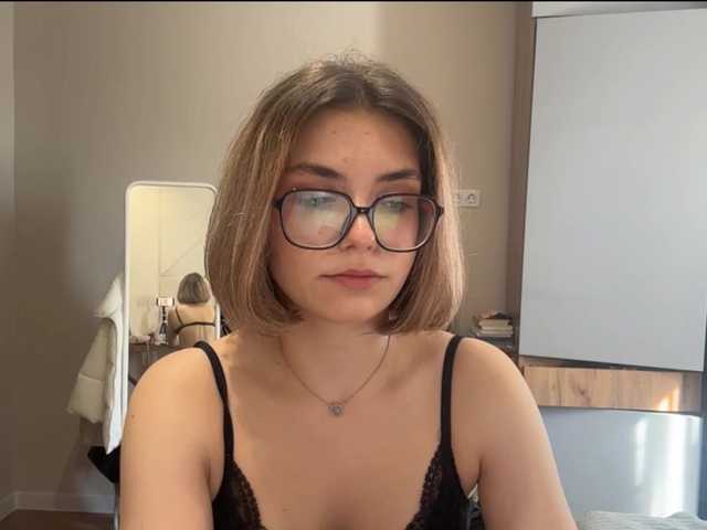 AlbaMihelcic live webcam show