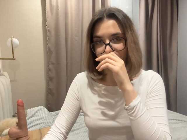 AlbaMihelcic live cam on BongaCams