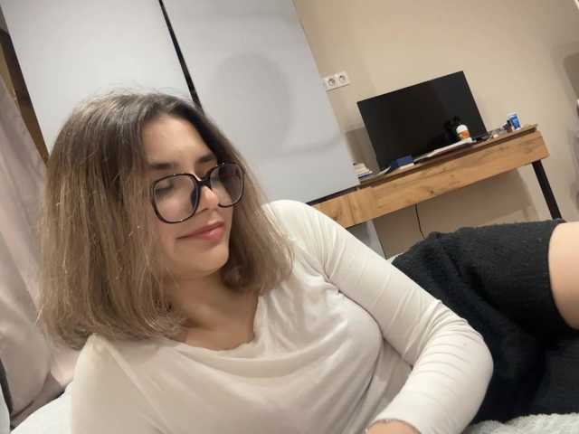 AlbaMihelcic live cam on BongaCams