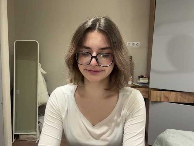 AlbaMihelcic live cam on BongaCams