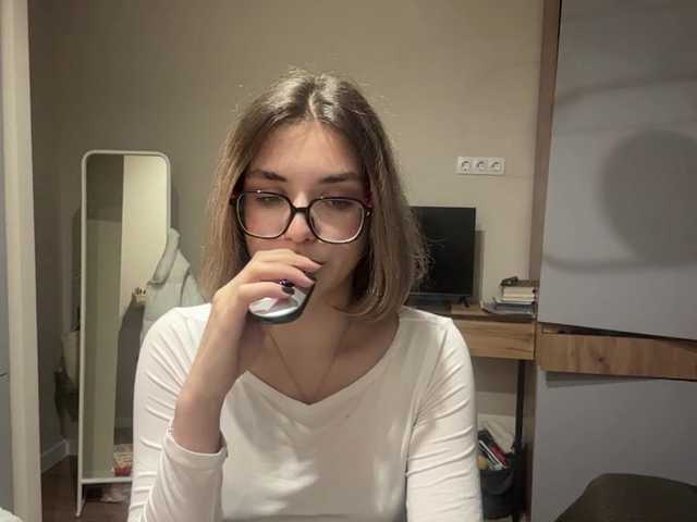 AlbaMihelcic live cam on BongaCams