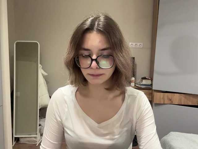AlbaMihelcic live cam on BongaCams