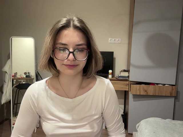 AlbaMihelcic live cam on BongaCams