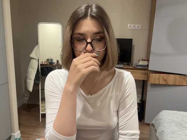 AlbaMihelcic live cam on BongaCams