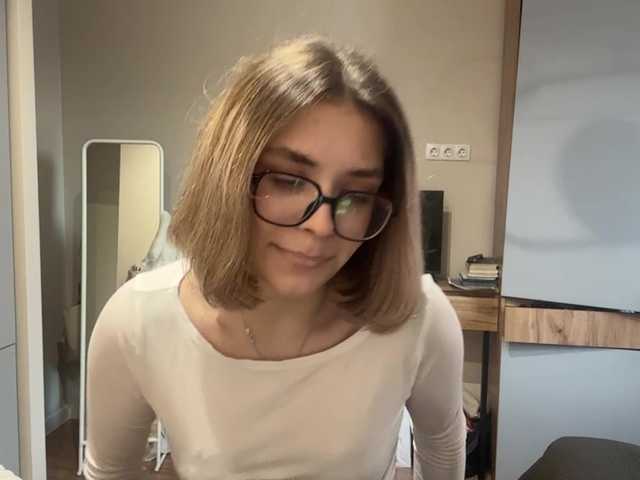 AlbaMihelcic live cam on BongaCams